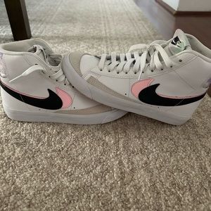 Nike Blazer Mid’77 SE Double Swish sz 4.5Y SZ 6 Women’s